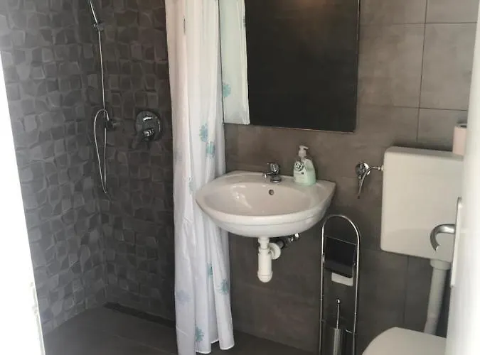 Pensión Hello Ljubljana- Green Way And *